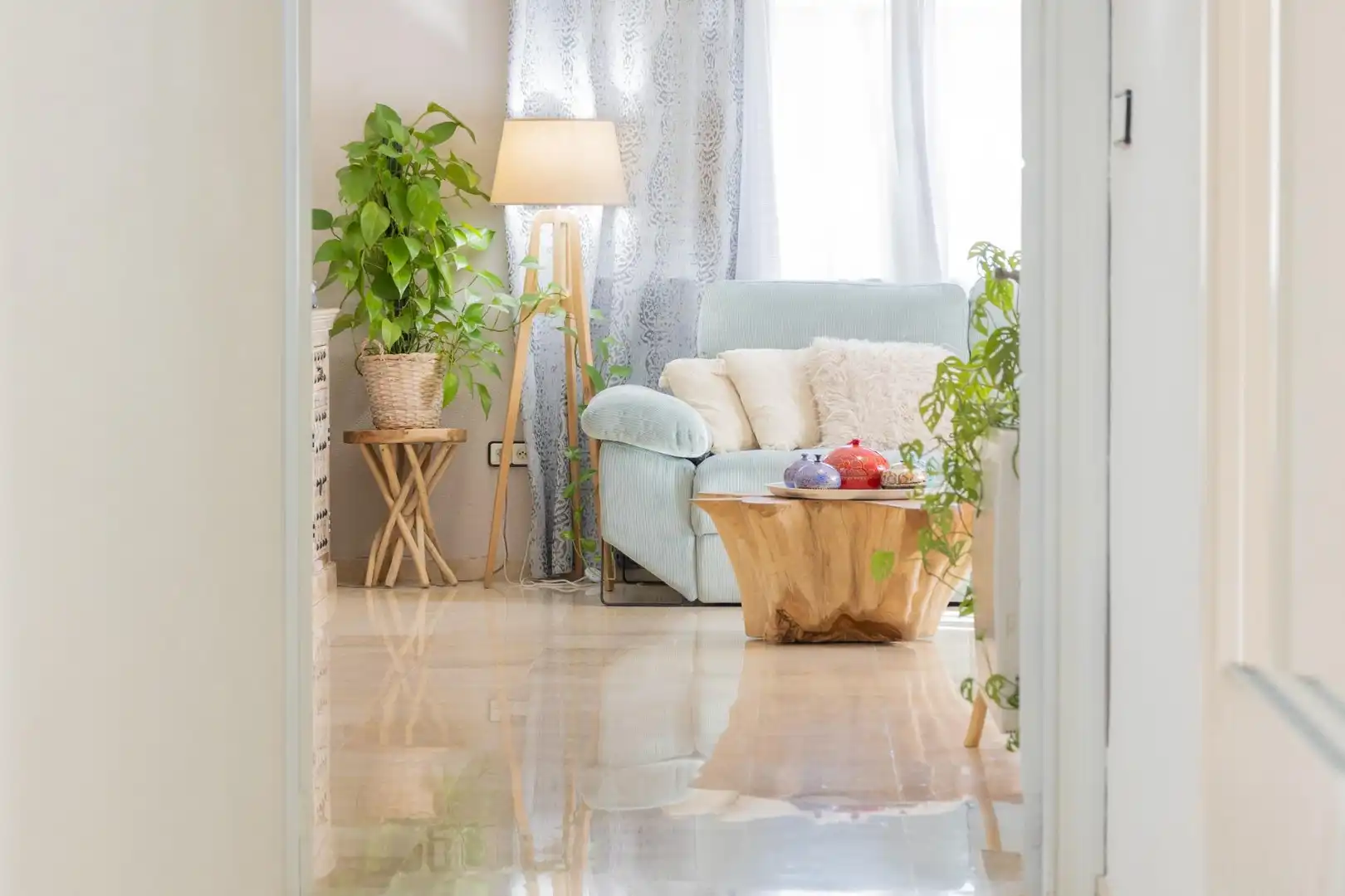 Sala d'estar de Casa o xalet en venda en Requena amb Jardí privat, Terrassa i Piscina
