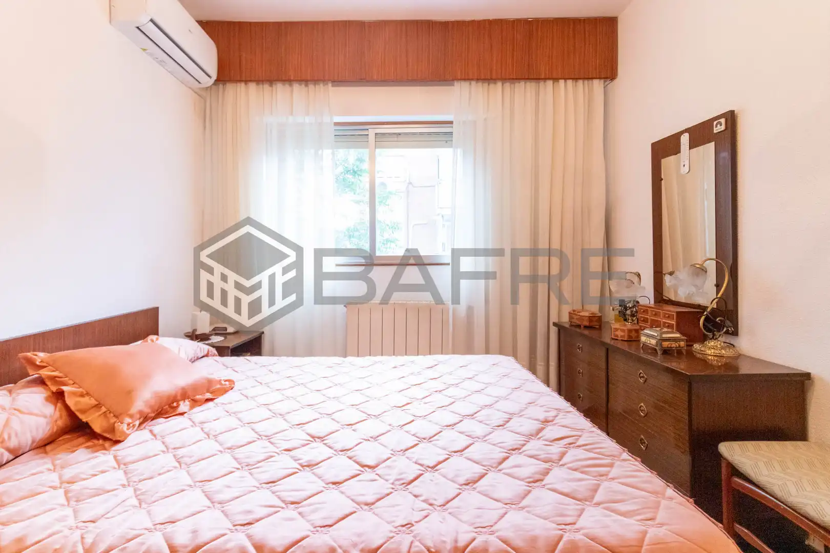 Habitación de Piso en venta en Madrid con Aire acondicionado, Calefacción y Balcón