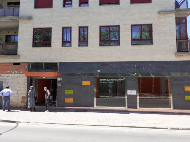 Local comercial en Venta en Avenida Descubrimiento de América en Ciudad Jardín