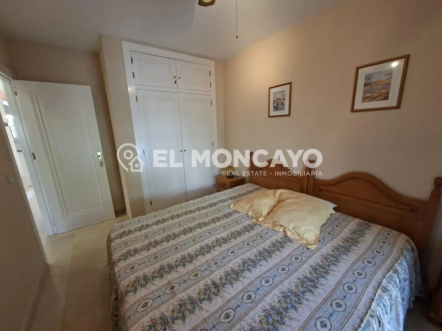 Dormitori de Casa adosada en venda en Orihuela amb Aire condicionat, Calefacció i Jardí privat