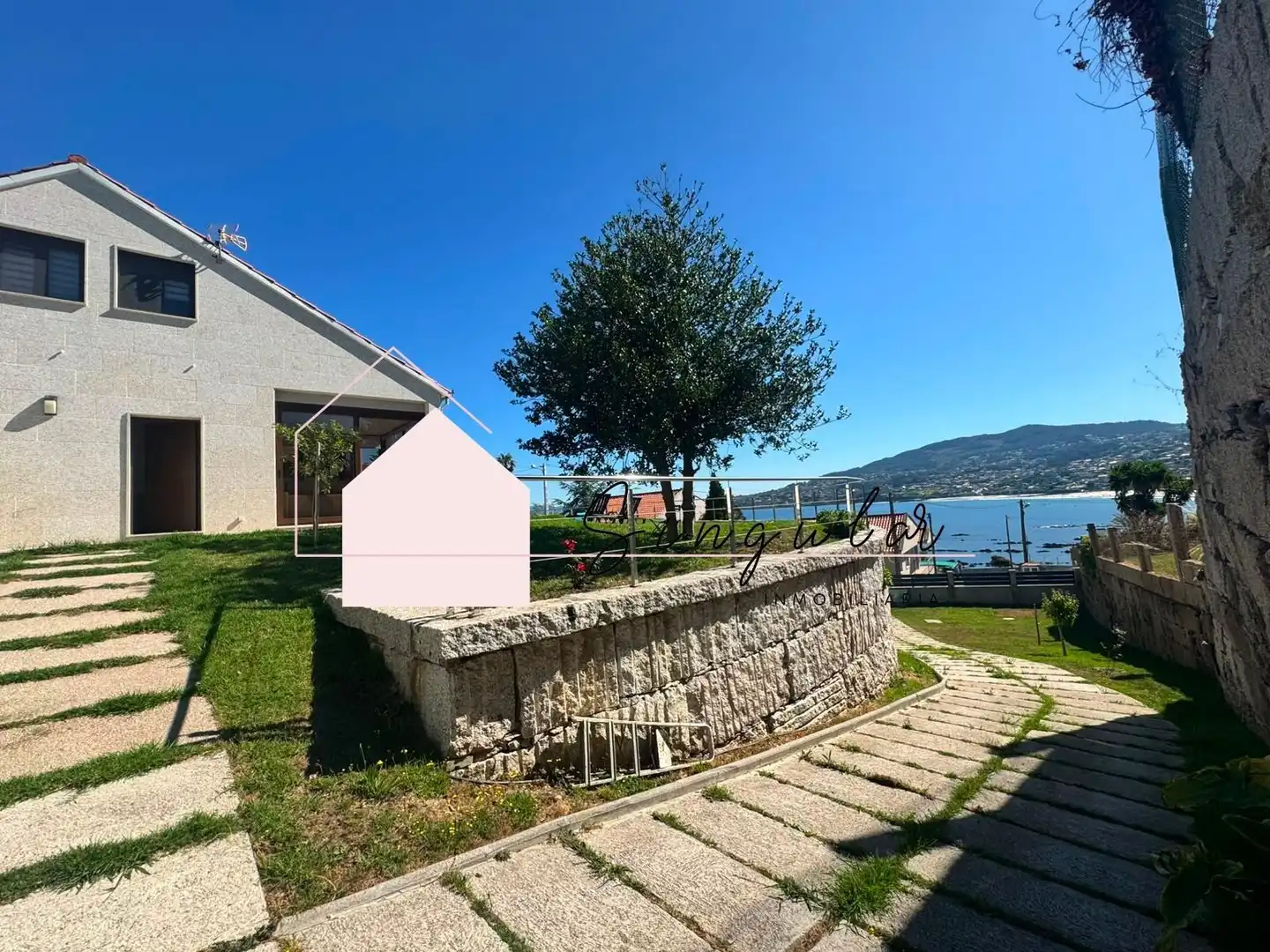 Jardín de Casa adosada de alquiler en Nigrán con Jardín privado y Piscina comunitaria
