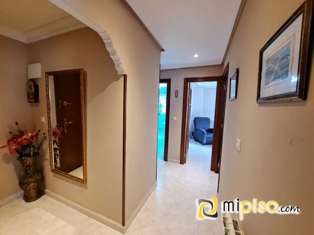 Flat for rent in MENENDEZ PELAYO, 29, Zona Playa