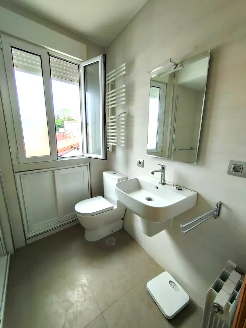 Bathroom of Flat for rent in Santander  with Heating and Parquet flooring
