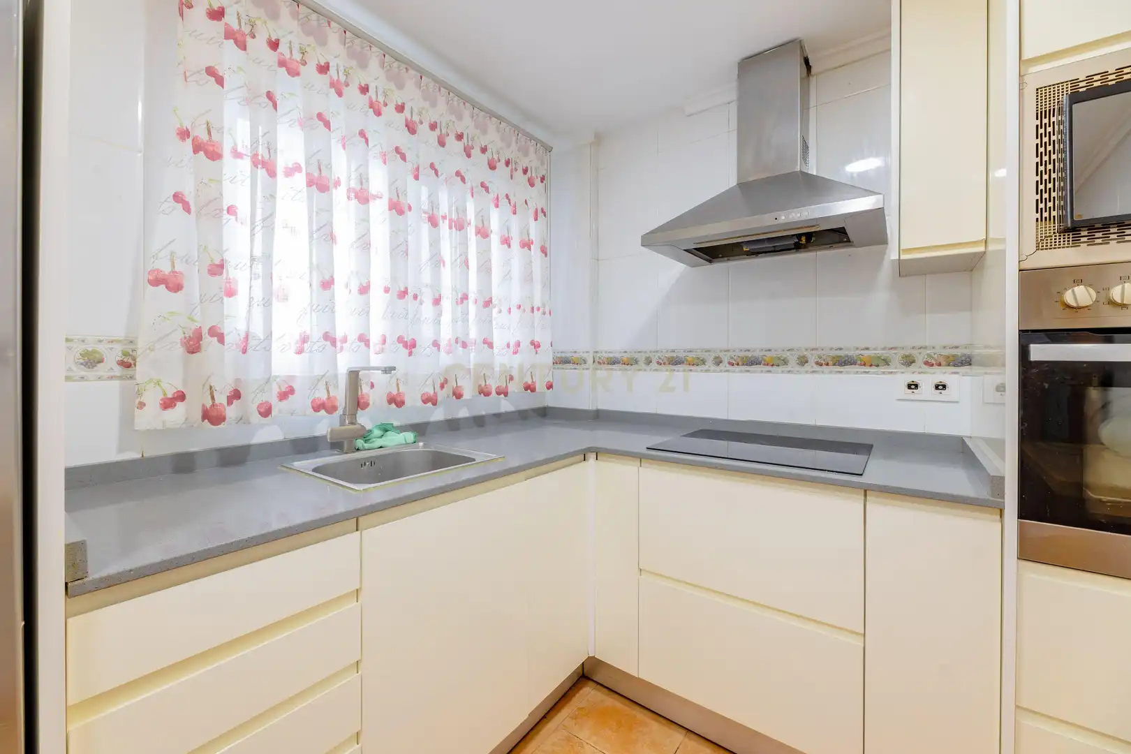 Cocina de Apartamento en venta en Camí Reial 