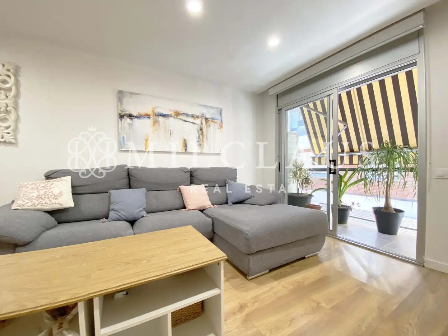 Wohnzimmer von Einfamilien-Reihenhaus zum Verkauf in L'Hospitalet de Llobregat mit Klimaanlage, Heizung und Parkett
