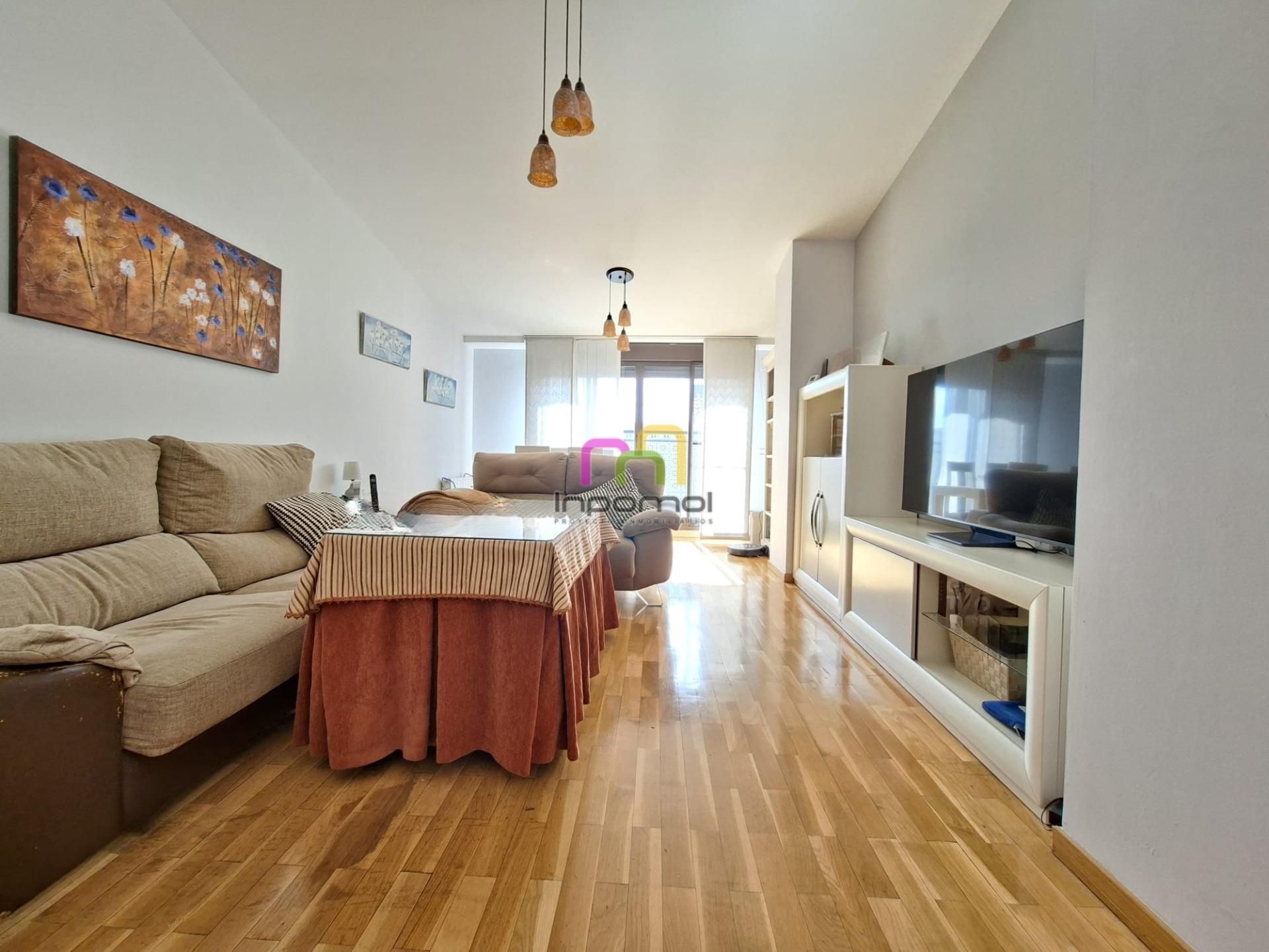 Sala d'estar de Àtic en venda en Badajoz Capital amb Aire condicionat, Parquet i Terrassa