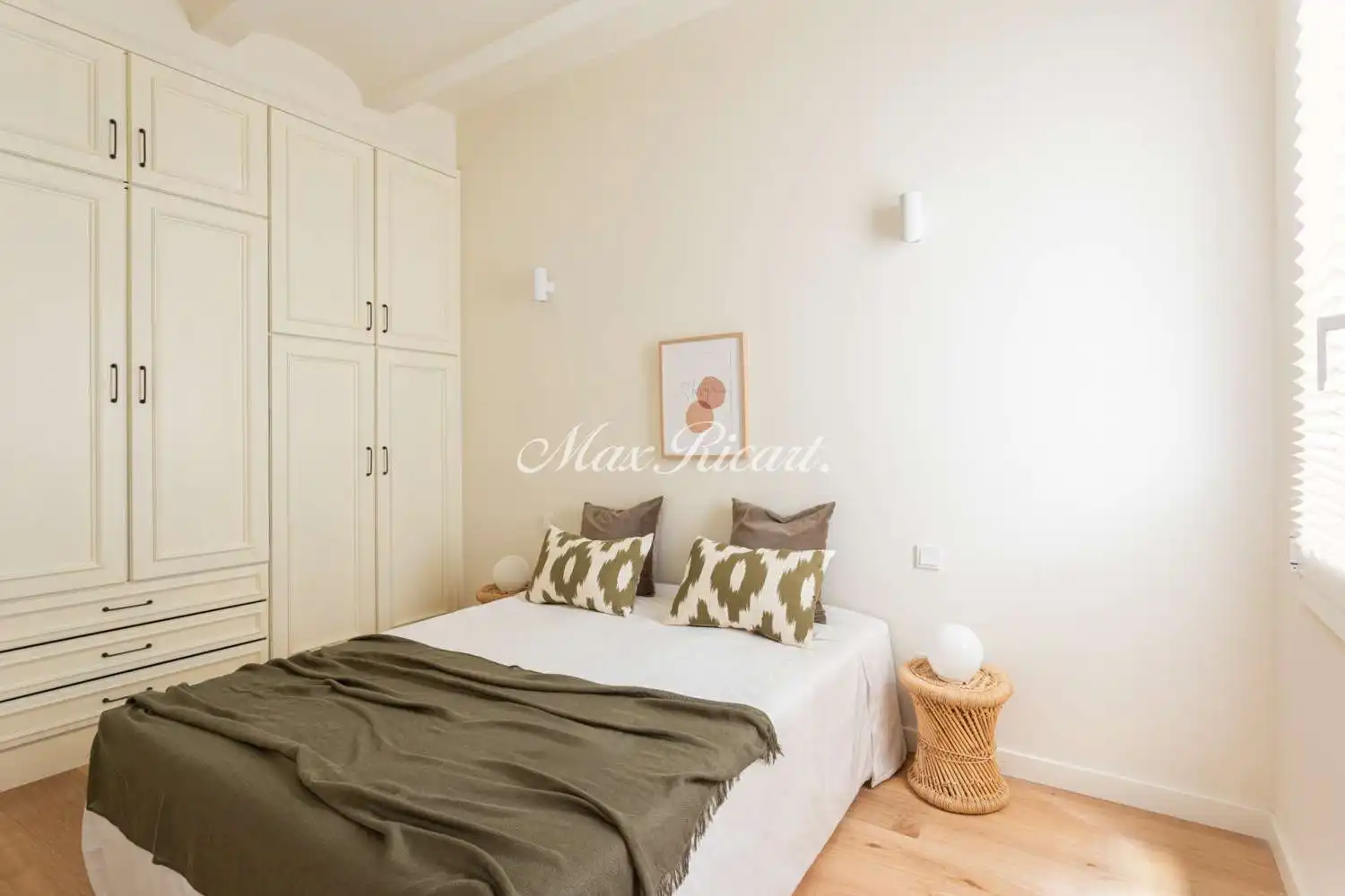 Bedroom of Flat for sale in Barcelona  with Air Conditioner, Heating and Balcony
