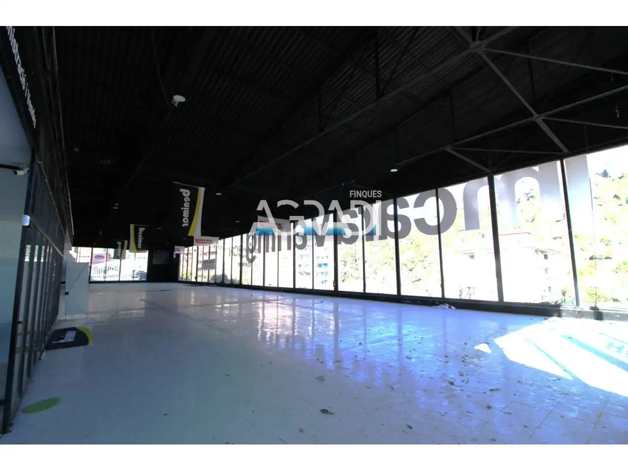 Nave industrial de alquiler en Vallirana