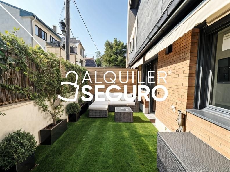 Terrassa de Pis de lloguer en Torrelodones amb Calefacció, Terrassa i Piscina