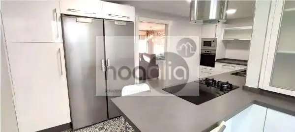 Appartamento con terrazza in affitto a Casco Antiguo, imagen 2