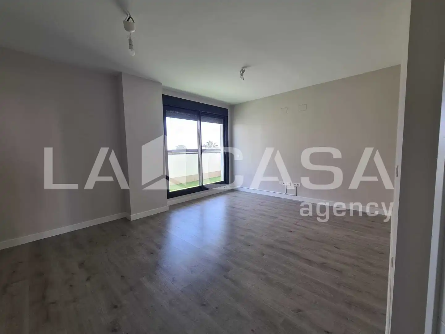 Piso en venta en Entrenúcleos