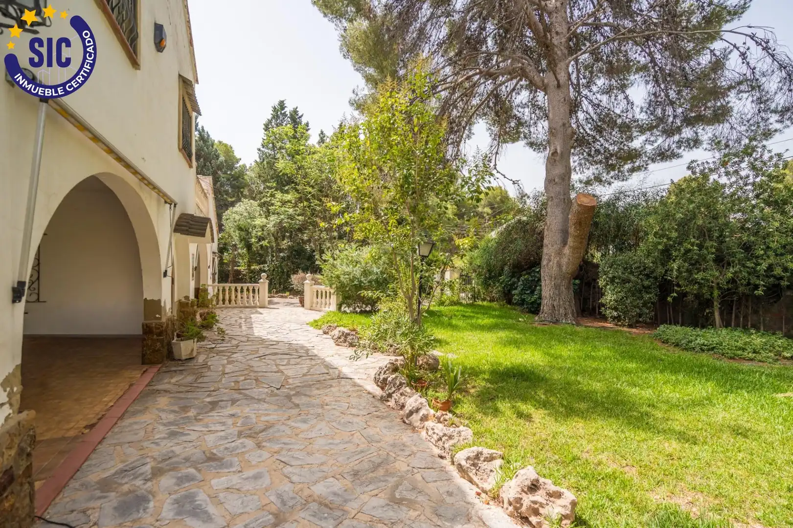 Jardín de Casa o chalet en venta en Serra con Aire acondicionado, Calefacción y Jardín privado