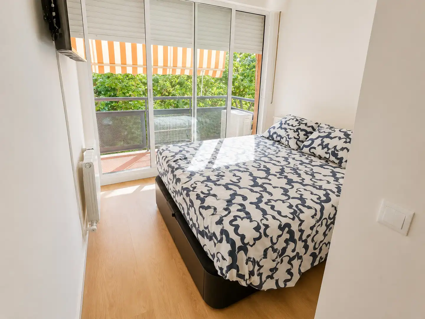 Bedroom of Flat for sale in Sabadell  with Air Conditioner, Heating and Parquet flooring