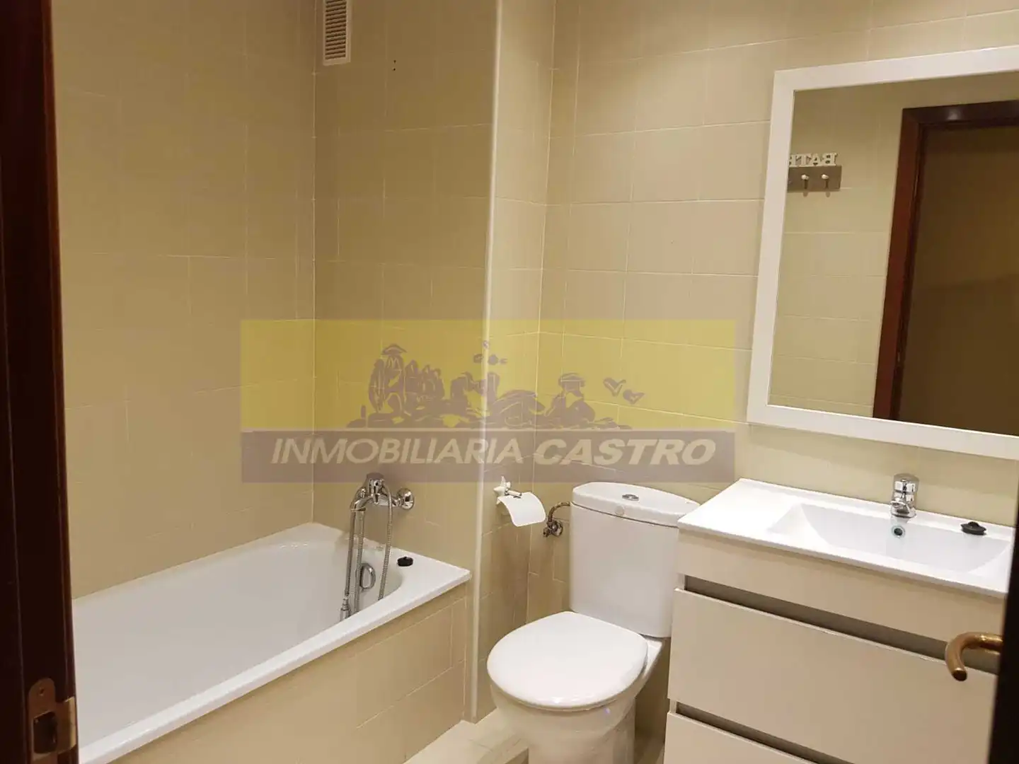 Badezimmer von Wohnung zur Miete in Castro-Urdiales mit Möbliert