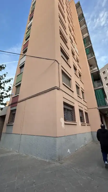 Vista exterior de Piso en venta en Sant Vicenç Dels Horts