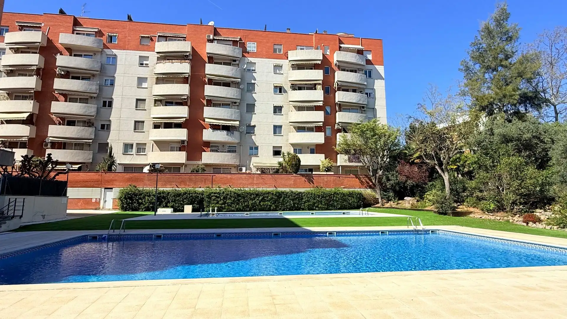 Dúplex en venda a Merçe rodoreda, Muntanyeta