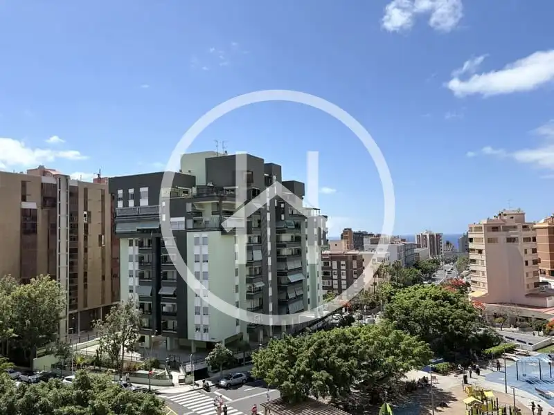 Vista exterior de Piso de alquiler en El Rosario con Amueblado, Horno y Lavadora