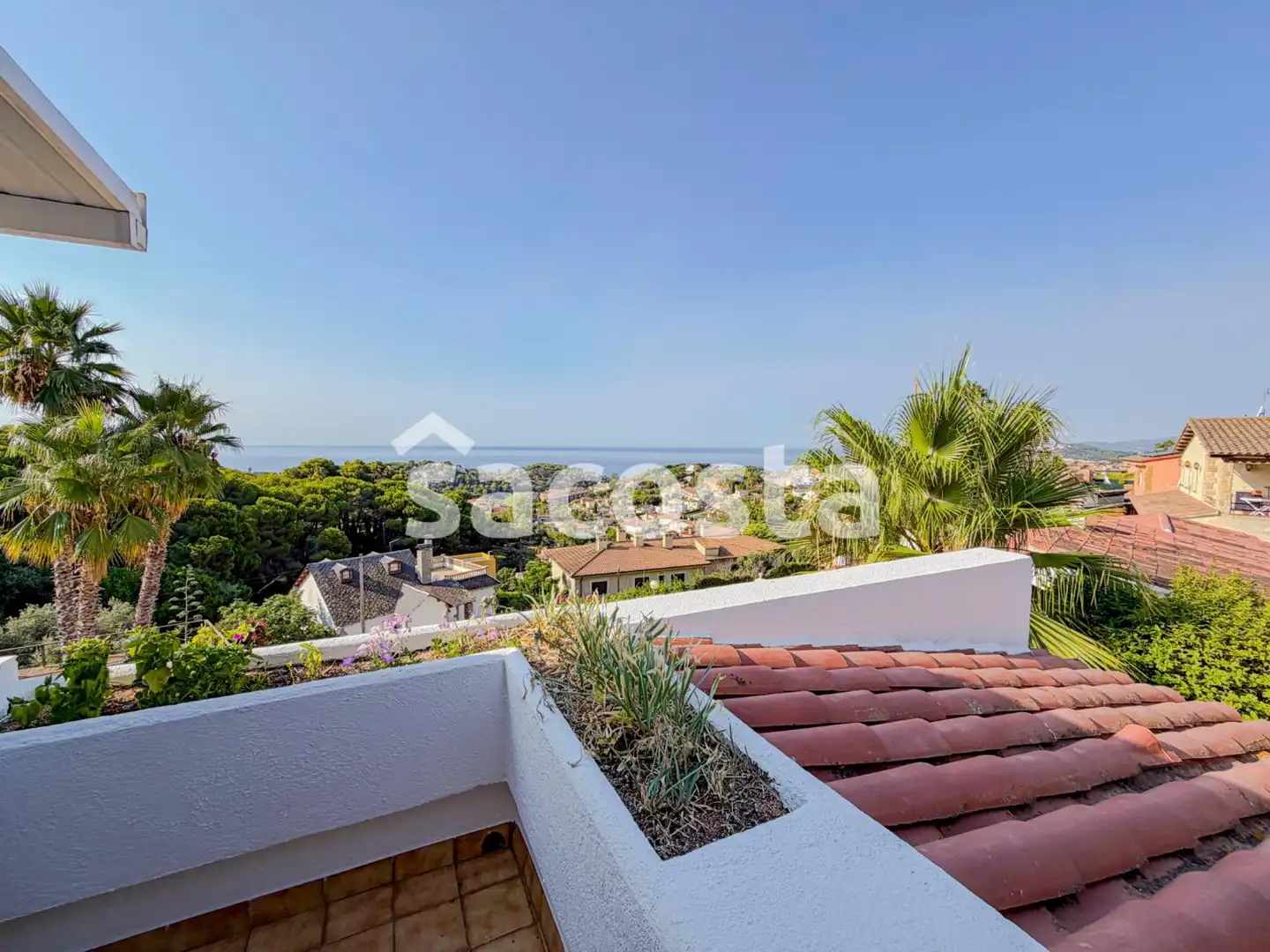 Außenansicht von Haus oder Chalet zum Verkauf in Lloret de Mar mit Klimaanlage, Heizung und Terrasse