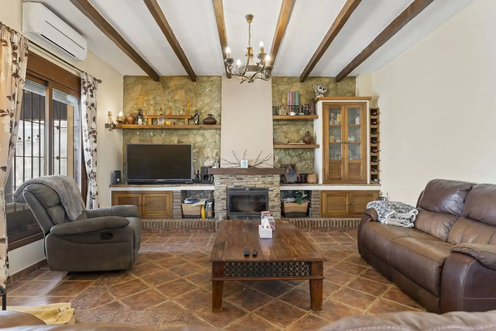 Sala de estar de Casa o chalet en venta en Alhaurín El Grande con Aire acondicionado y Piscina