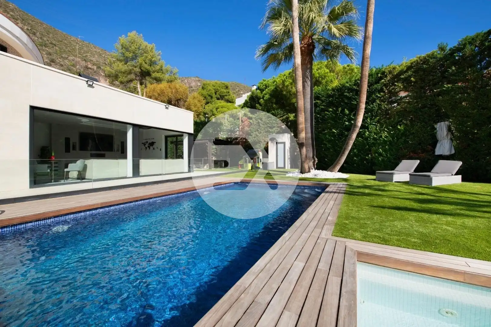 Swimming pool of Houses for sale in Castelldefels  with Air Conditioner, Heating and Private garden