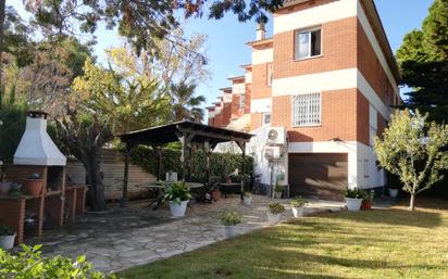 Jardí de Casa adosada en venda en Castelldefels amb Aire condicionat, Calefacció i Jardí privat