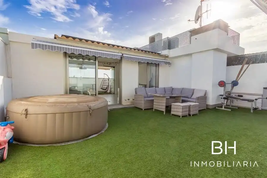 Terrace of Attic for sale in Elche / Elx  with Air Conditioner, Heating and Private garden