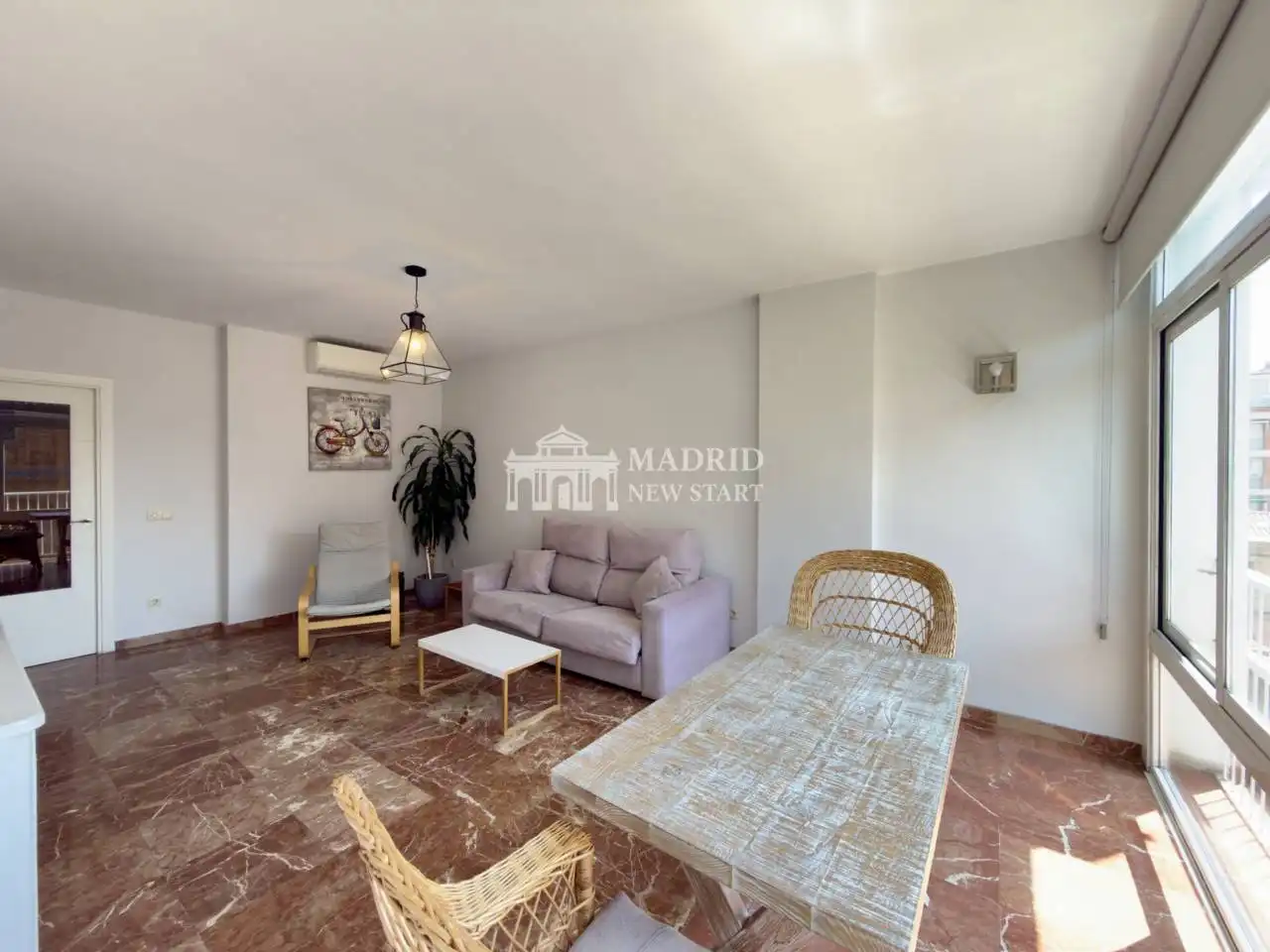 Vista exterior de Apartamento de alquiler en Madrid con Aire acondicionado, Calefacción y Parquet