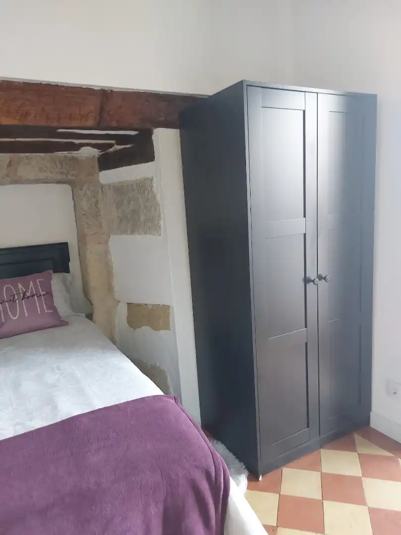 Dormitori de Apartament de lloguer en Cuenca amb Moblat, Forn i Rentadora