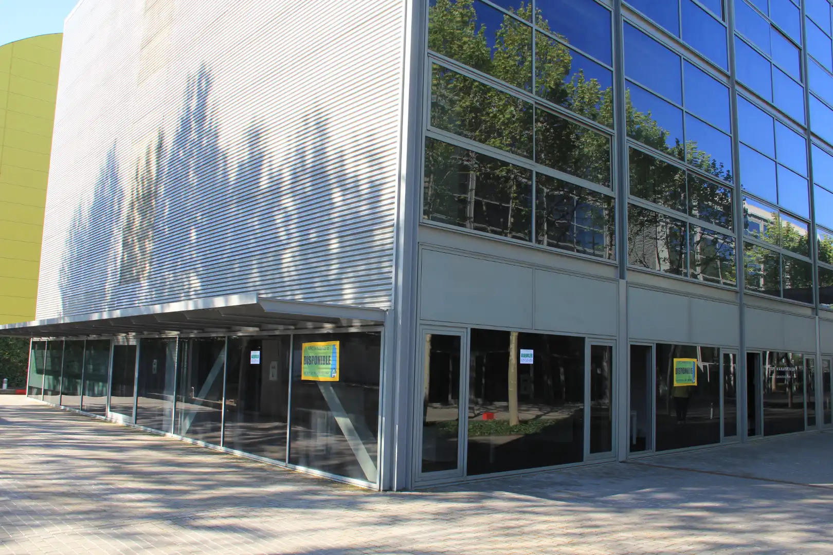 Außenansicht von Büro zur Miete in Alcalá de Henares mit Klimaanlage, Heizung und Internet