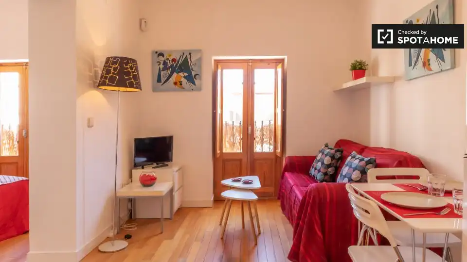 Appartement avec terrasse à louer à Latina