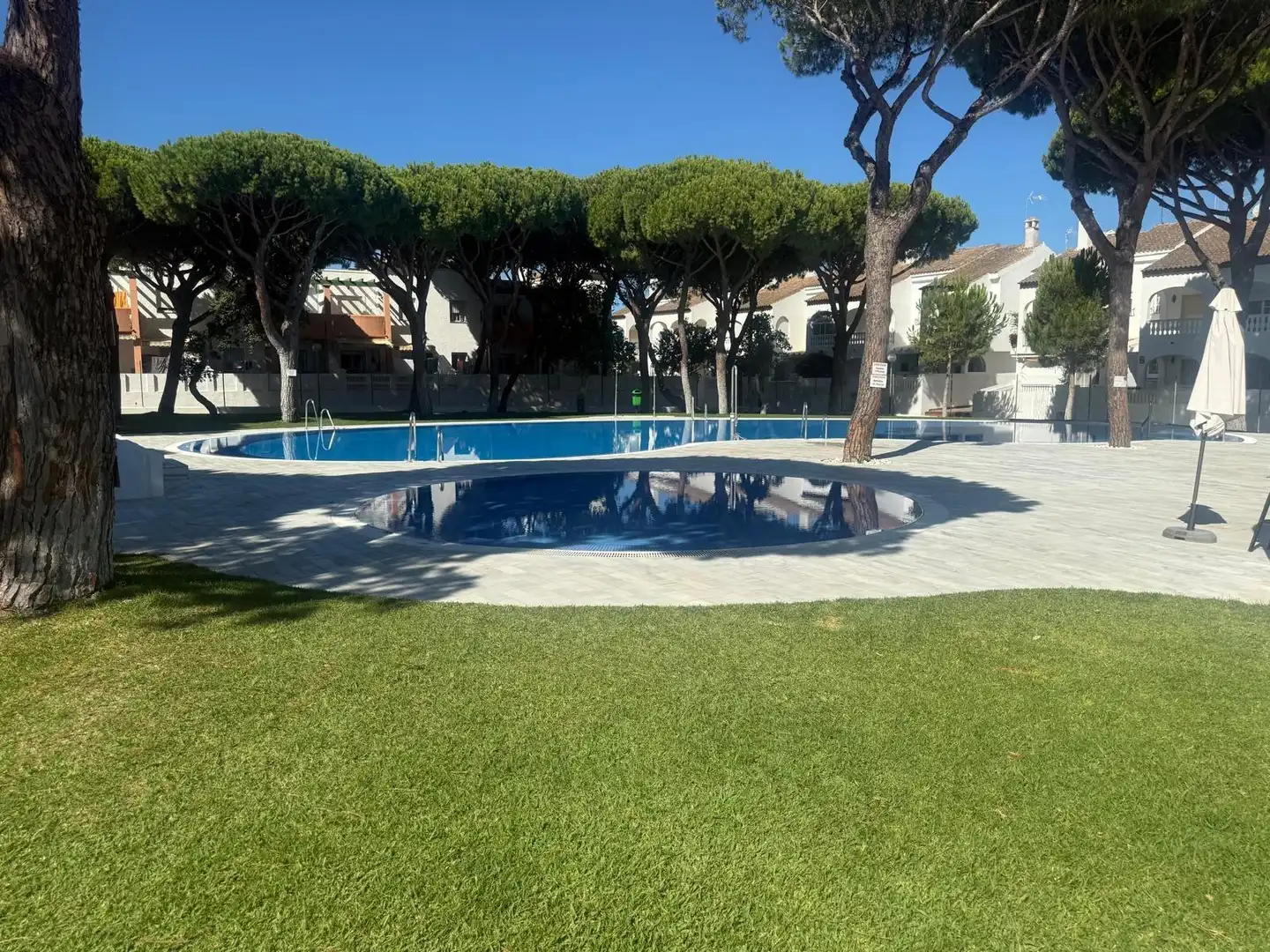 Piscina de Apartament en venda en Chiclana de la Frontera amb Jardí privat, Terrassa i Moblat