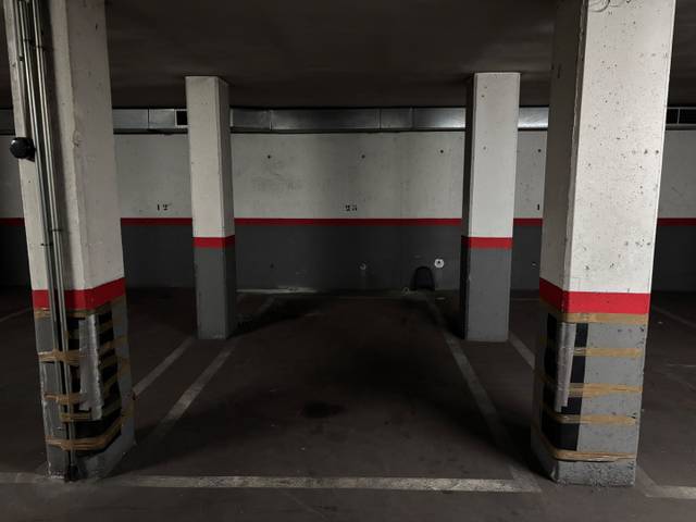 Garaje en Venta en Avenida de Pablo Neruda, 87 en Palomeras Bajas