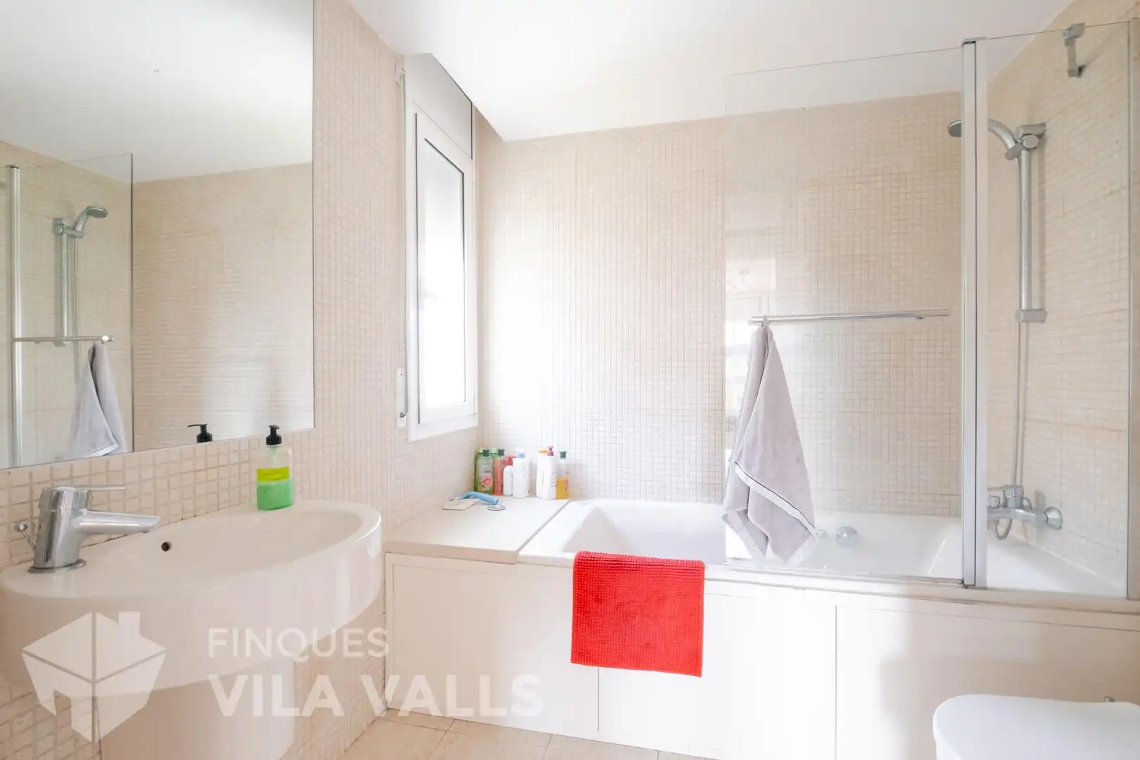 Dormitori de Casa o xalet en venda en Bigues i Riells del Fai amb Aire condicionat, Jardí privat i Parquet