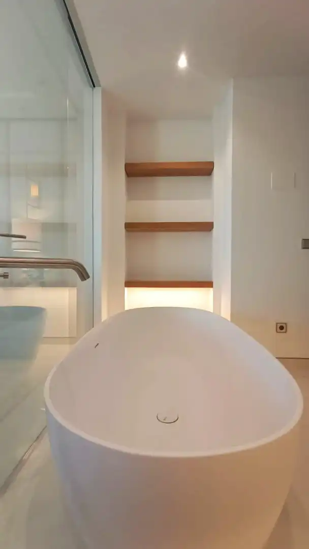 Baño de Apartamento en venta en Marbella con Aire acondicionado, Calefacción y Terraza