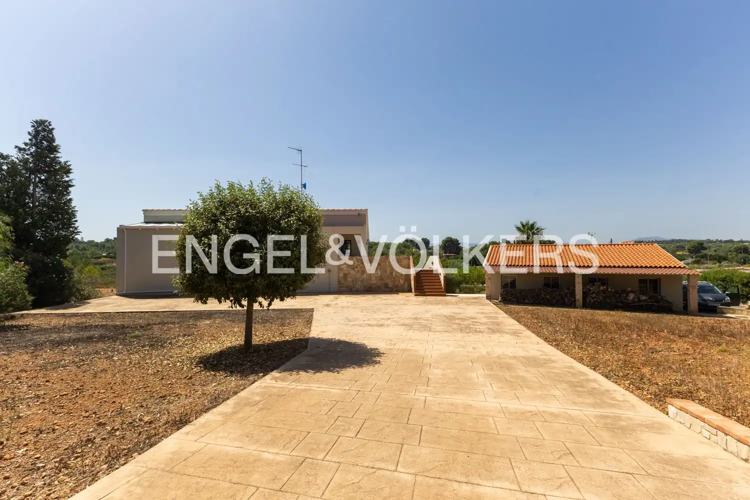 Houses for sale in Montserrat  with Air Conditioner, Heating and Private garden