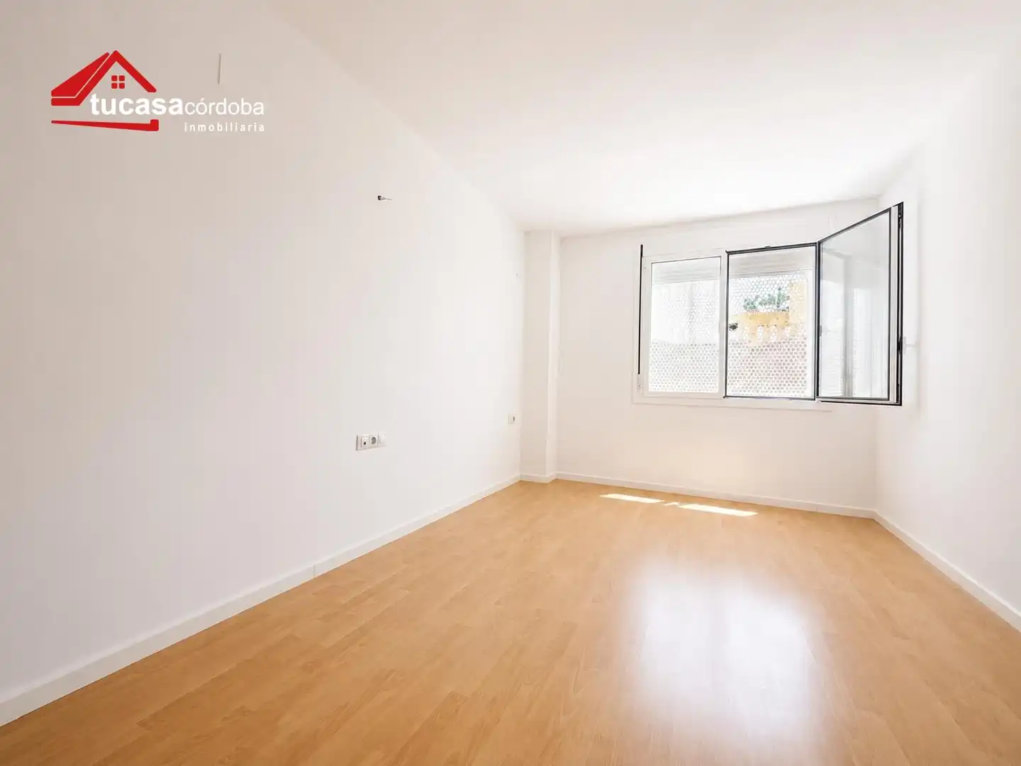 Habitación de Planta baja en venta en Córdoba con Aire acondicionado, Terraza y Trastero