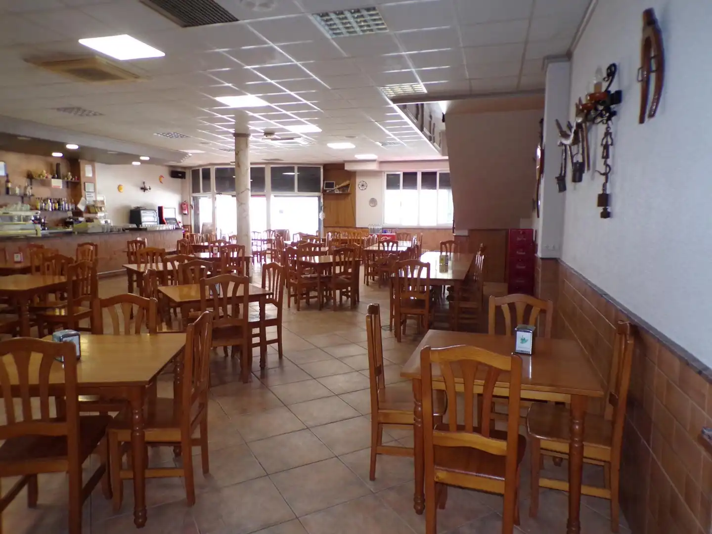 Commercial properties for sale in Castellón de la Plana / Castelló de la Plana  with Air Conditioner, Terrace and Furnished