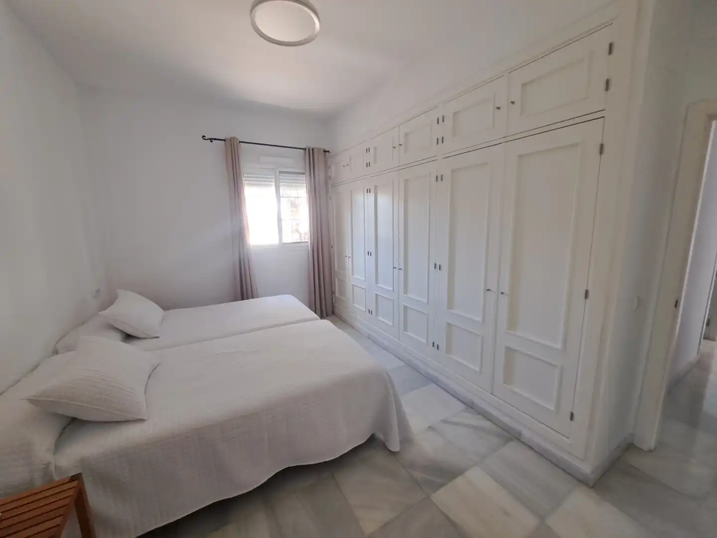 Dormitori de Casa o xalet en venda en Dos Hermanas amb Aire condicionat, Jardí privat i Terrassa