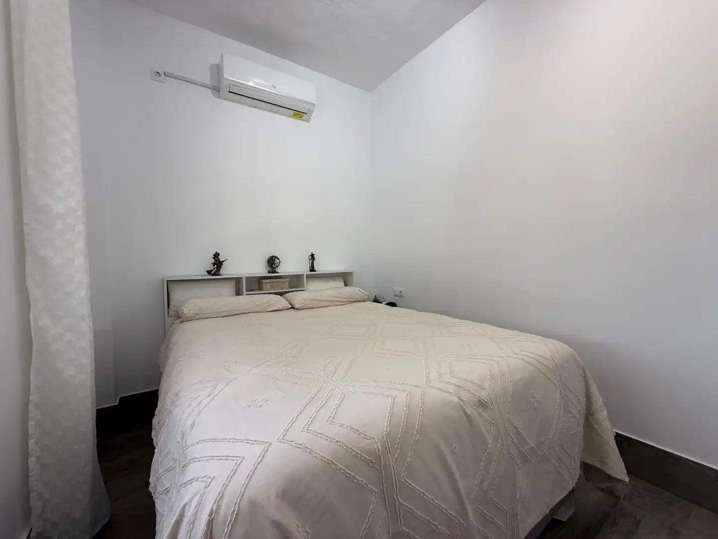 Dormitori de Casa o xalet en venda en Utrera amb Jardí privat, Terrassa i Piscina