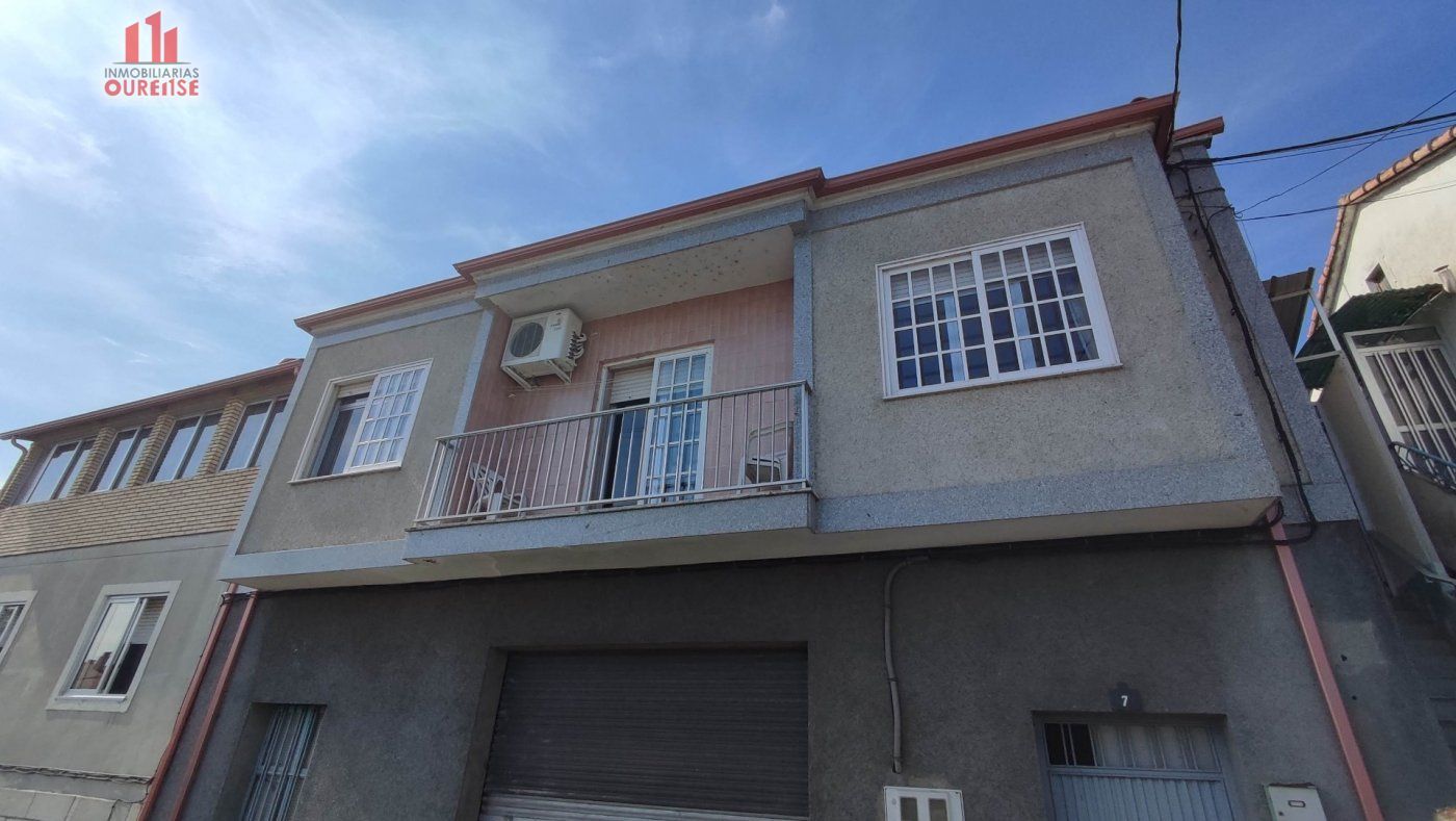 Vista exterior de Casa o xalet en venda en Ourense Capital  amb Calefacció