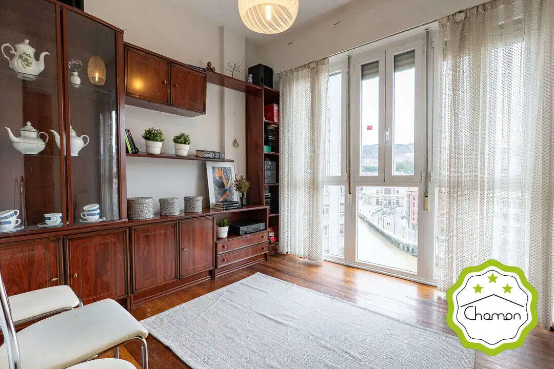 Sala de estar de Piso en venta en Bilbao  con Calefacción y Balcón