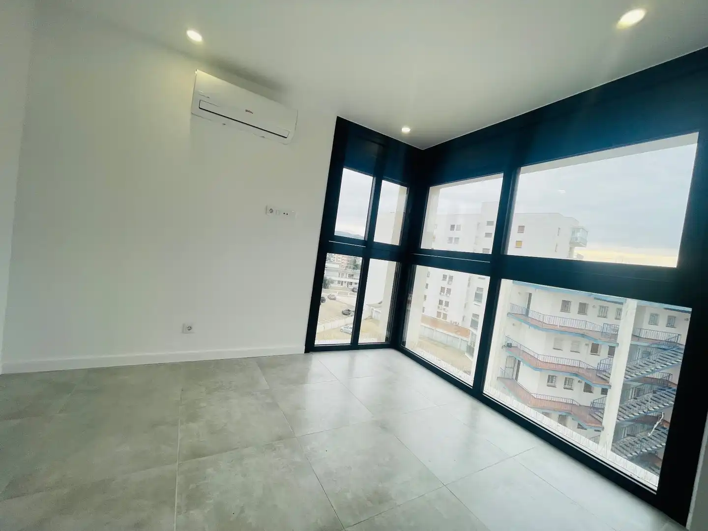 Balcony of Duplexes for sale in Roses  with Air Conditioner, Heating and Terrace