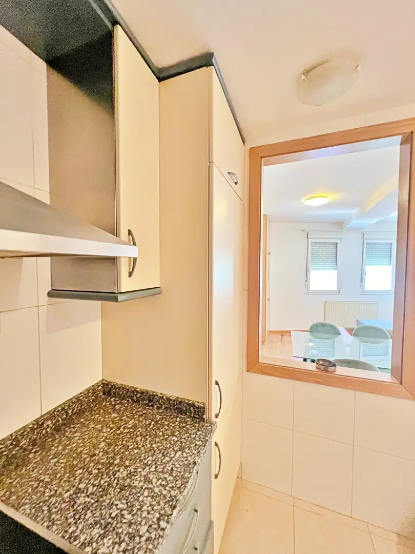 Cocina de Apartamento de alquiler en Lugo con Calefacción, Parquet y Amueblado