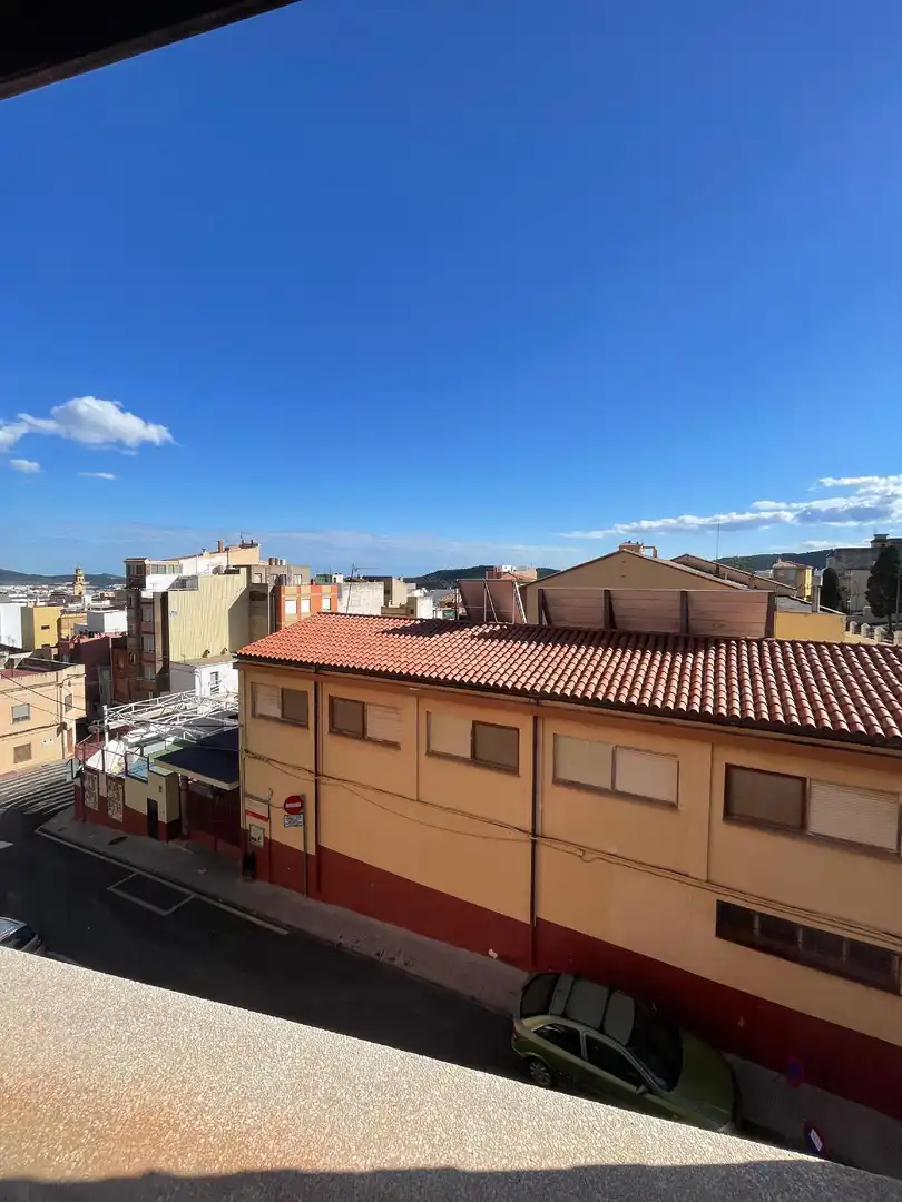 Vista exterior de Apartament en venda en L'Alcora amb Balcó