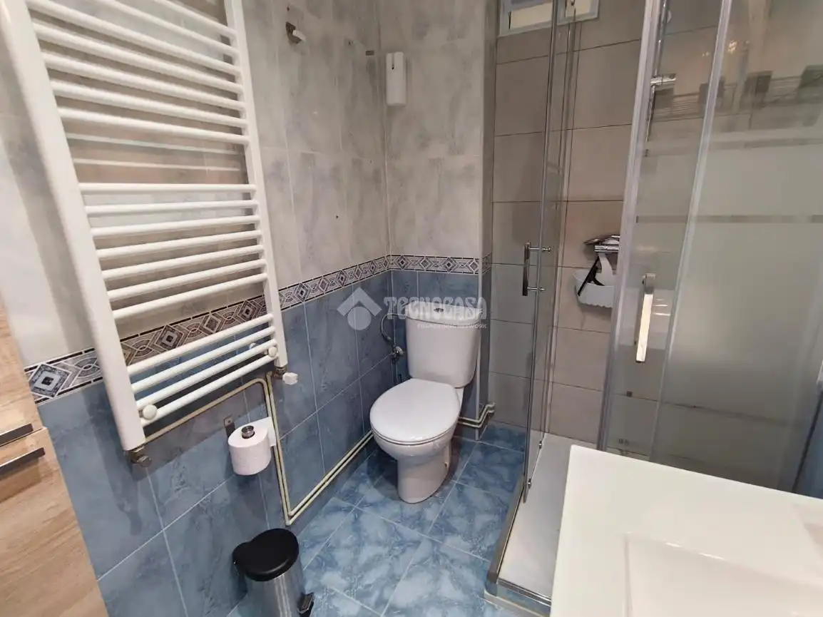 Bathroom of Flat for sale in Zaragoza