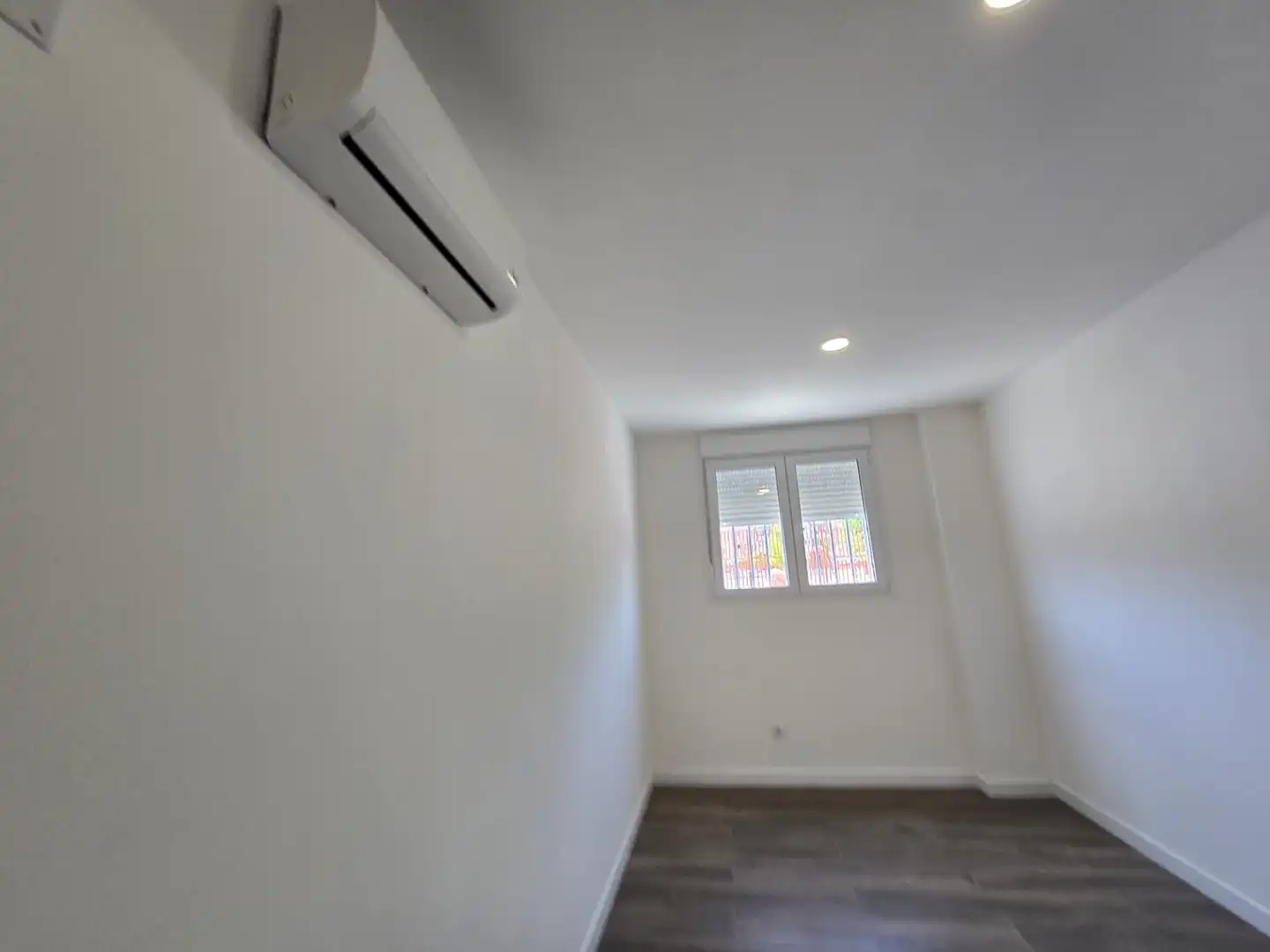 Habitación de Apartamento en venta en San Fernando de Henares con Aire acondicionado, Calefacción y Horno