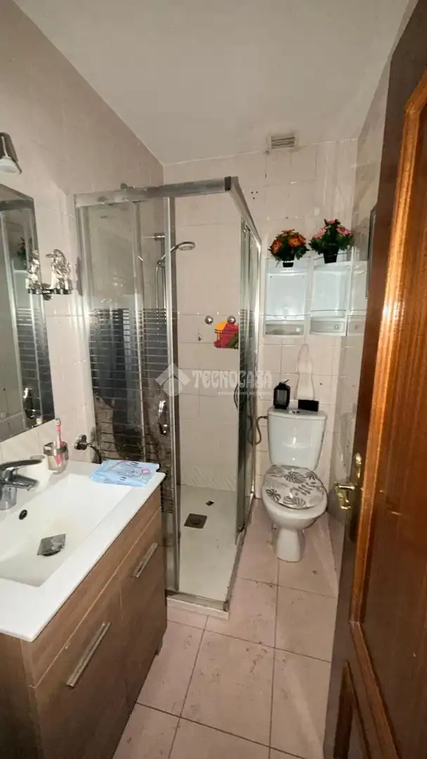Badezimmer von Wohnung zum Verkauf in Madrid mit Klimaanlage und Balkon