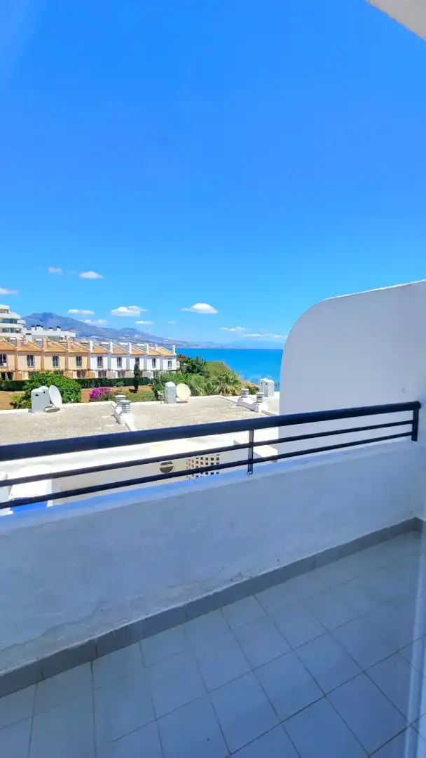 Außenansicht von Einfamilien-Reihenhaus zum Verkauf in Mijas mit Klimaanlage, Heizung und Terrasse