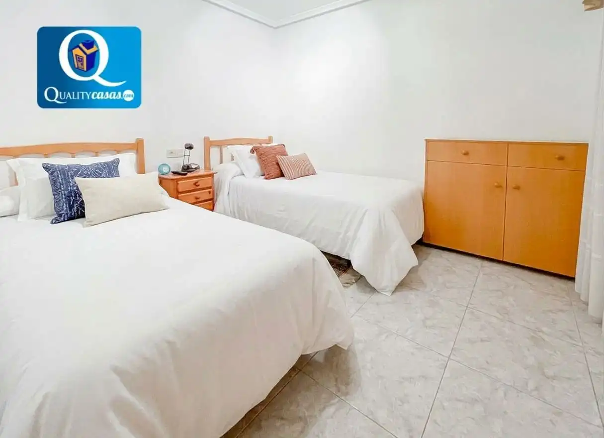 Bedroom of Flat for rent in Torrevieja  with Terrace