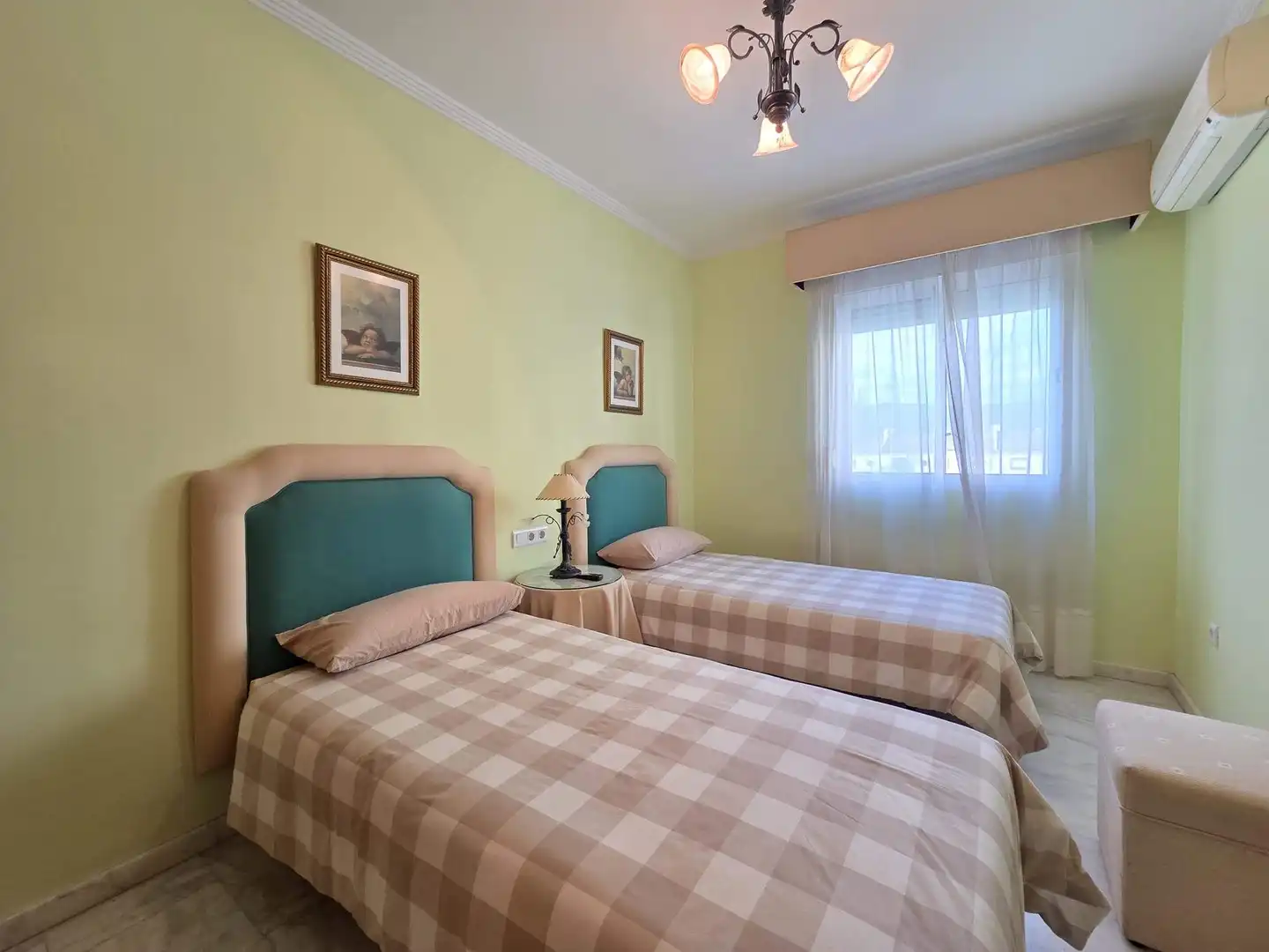 Dormitori de Casa adosada en venda en Gandia amb Aire condicionat, Jardí privat i Terrassa